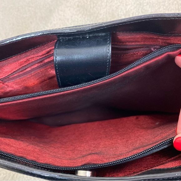 Maxx New York Tiger Print Shoulder Purse - Picture 5 of 8